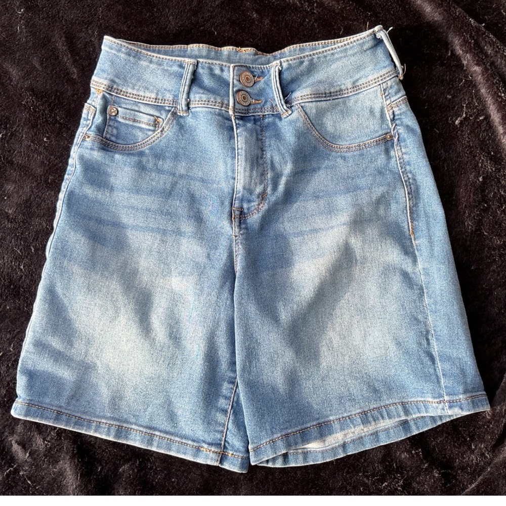Curve Appeal Denim Shorts Women 2/26 Blue Excellent High Rise Stretch Lt wash